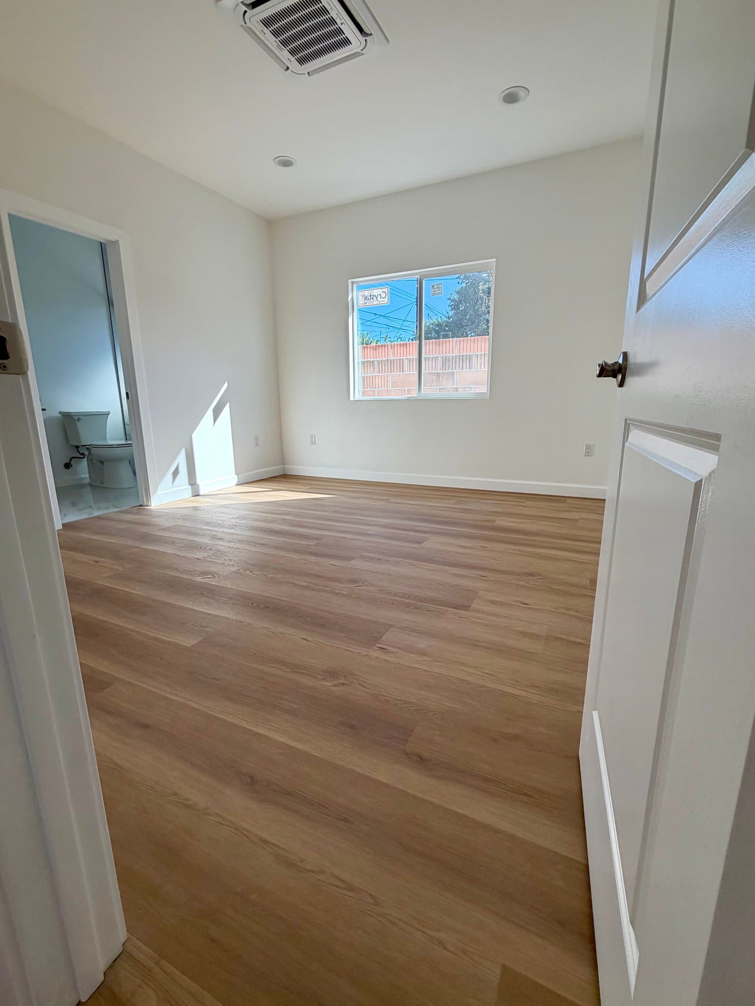 Fullerton House: 625 W Woodcrest Ave