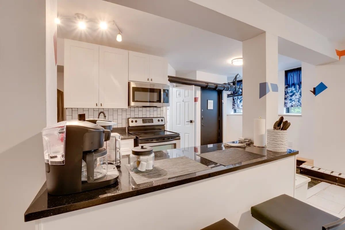 Jersey City Condo: 277 Harrison Ave