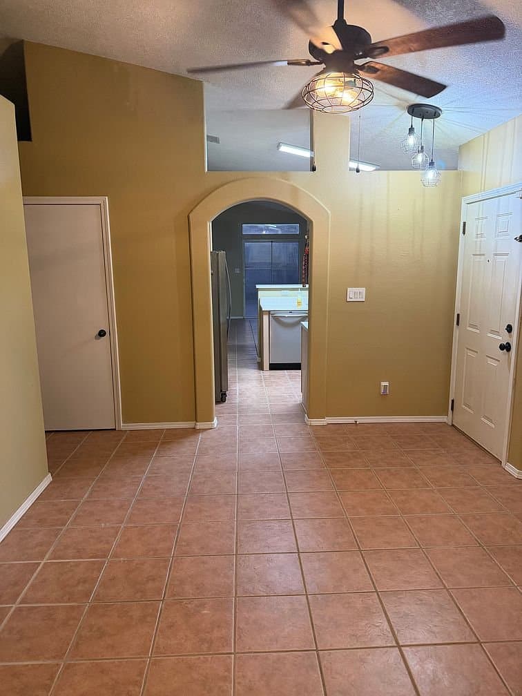 Albuquerque House: 10219 Round Up Pl SW