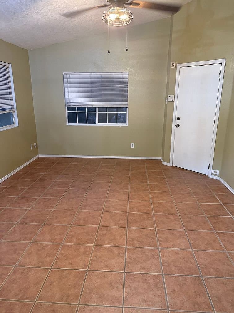 Albuquerque House: 10219 Round Up Pl SW