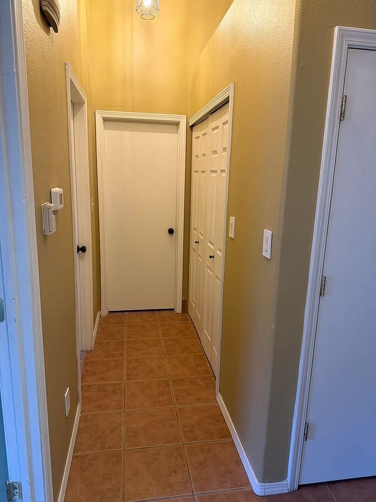 Albuquerque House: 10219 Round Up Pl SW