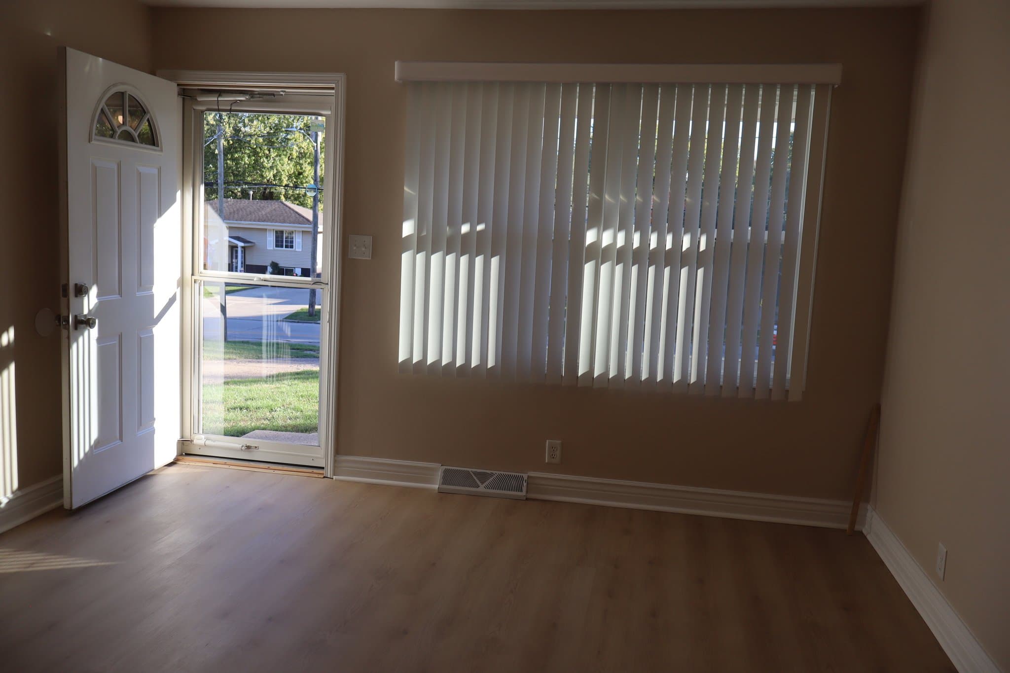 Des Moines House: 402 E Watrous Ave