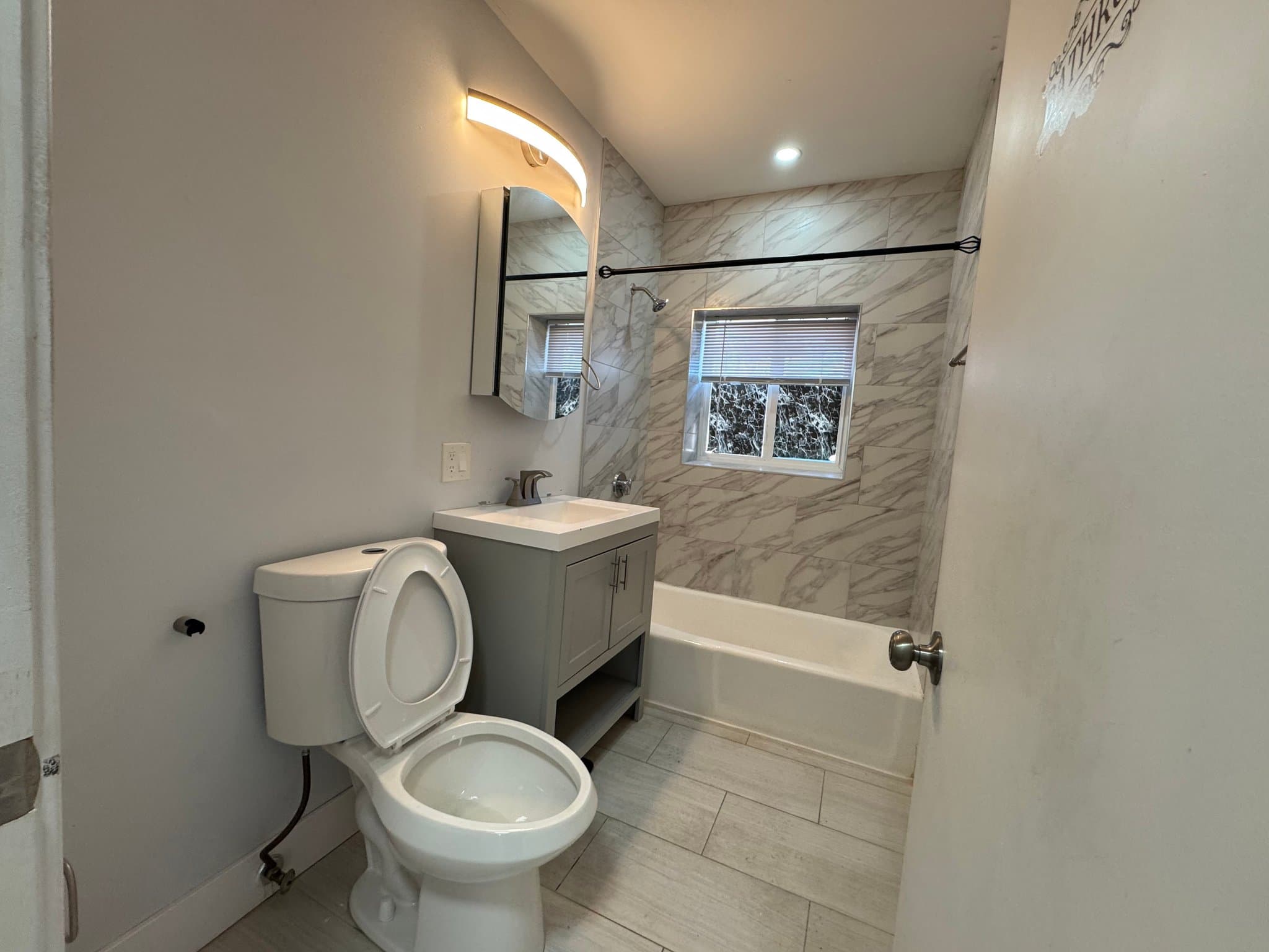 Framigham Apartment: 77 Arlighton st