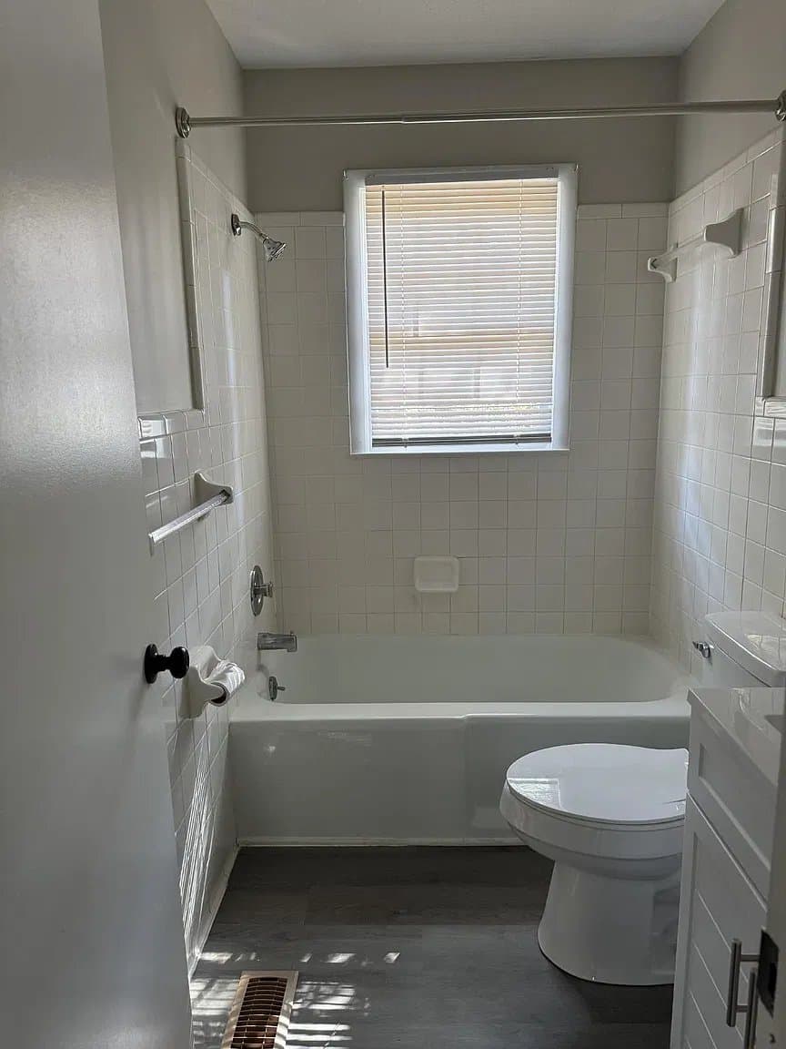 Forest City Apartment: 144 Nottingham Dr