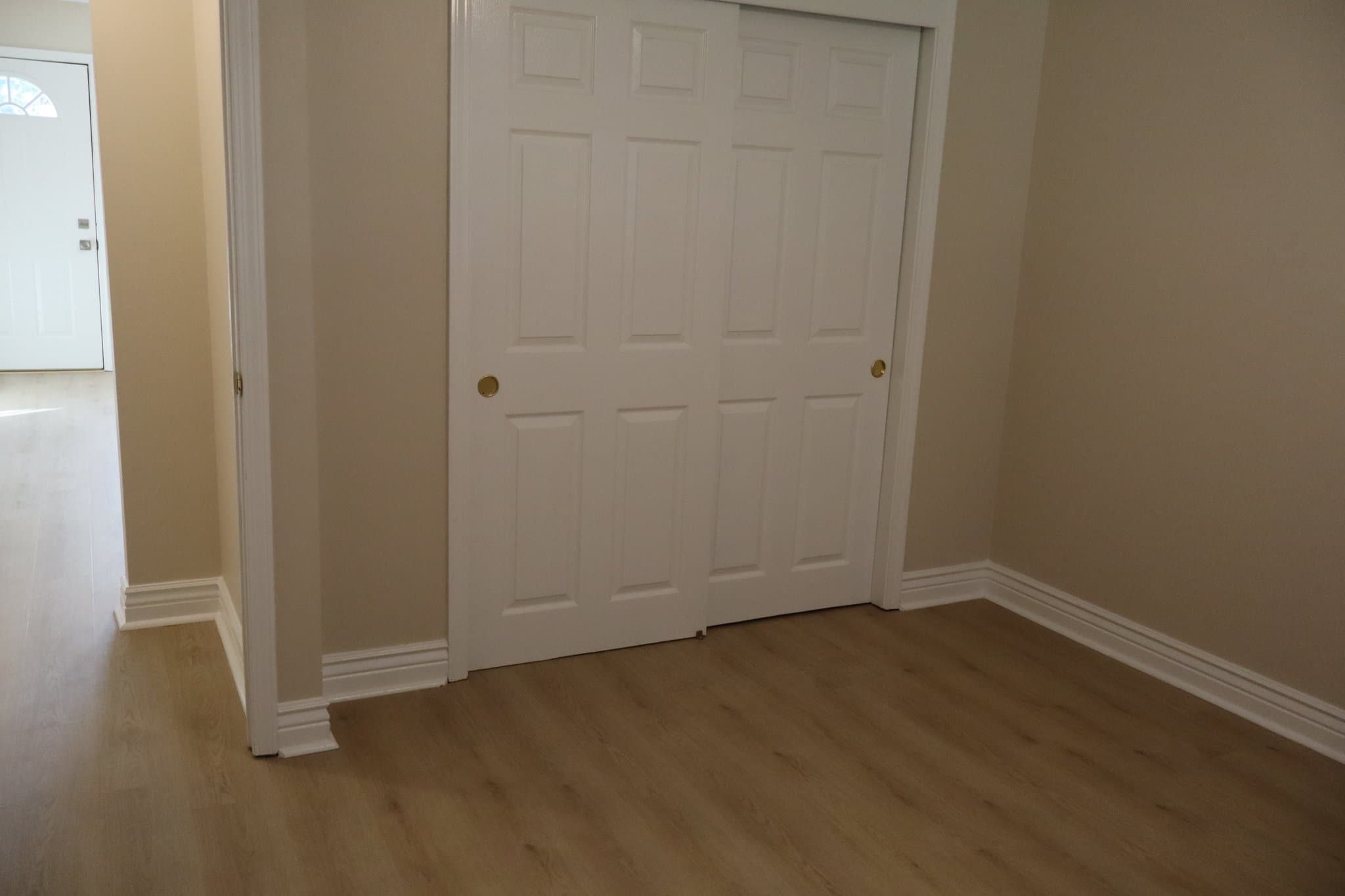 Des Moines House: 402 E Watrous Ave