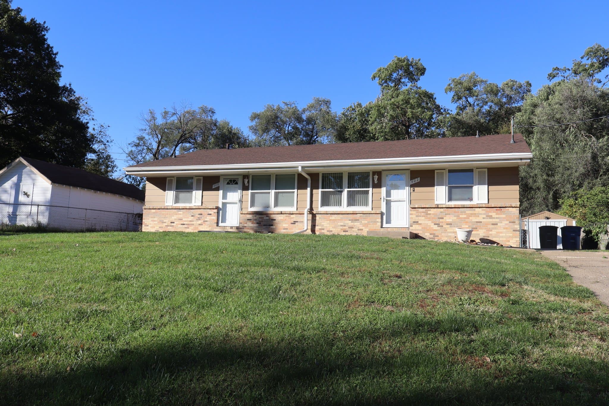 Des Moines House: 402 E Watrous Ave