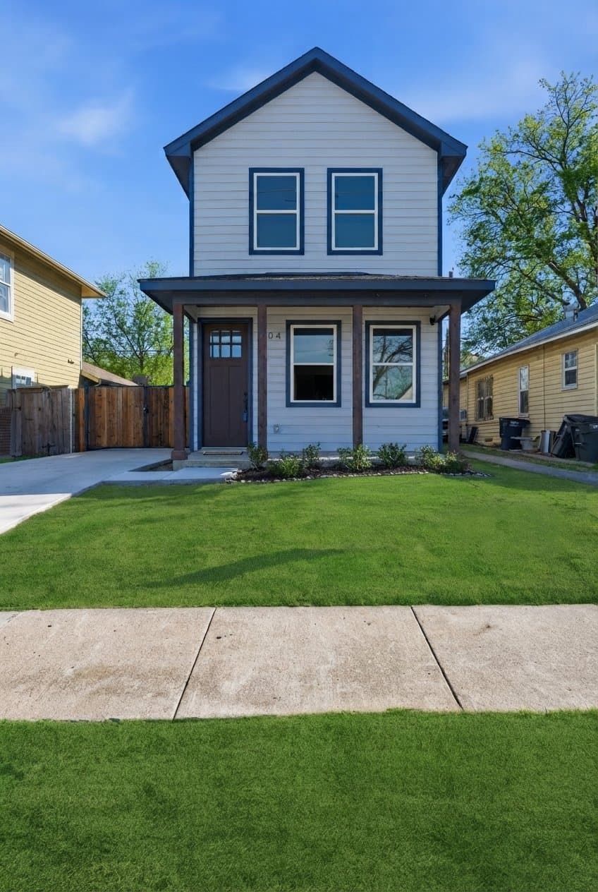 Fort Worth House: 1104 E Annie St