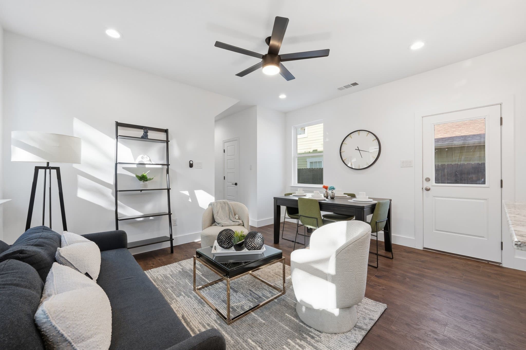 Fort Worth House: 1104 E Annie St