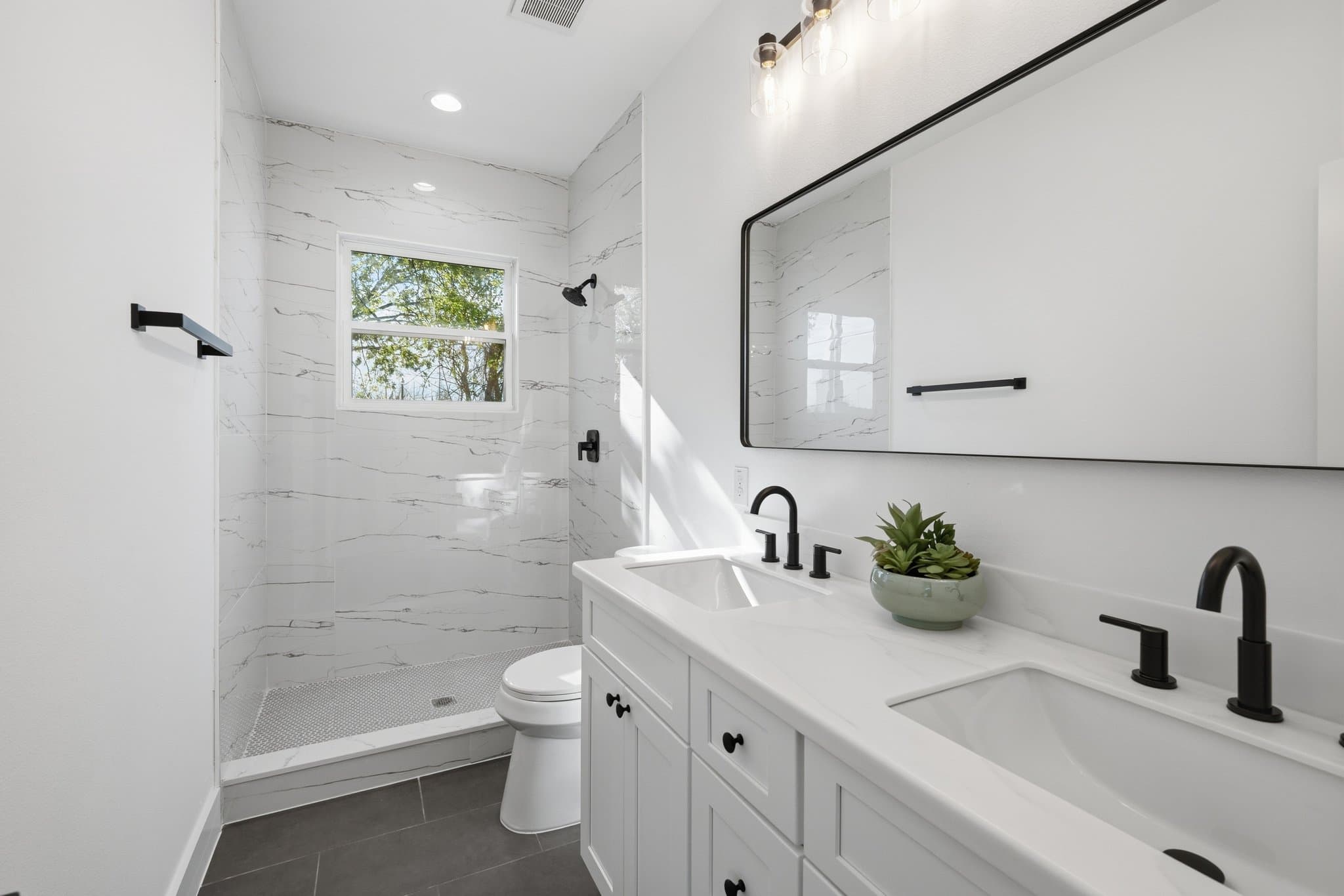 Fort Worth House: 1104 E Annie St