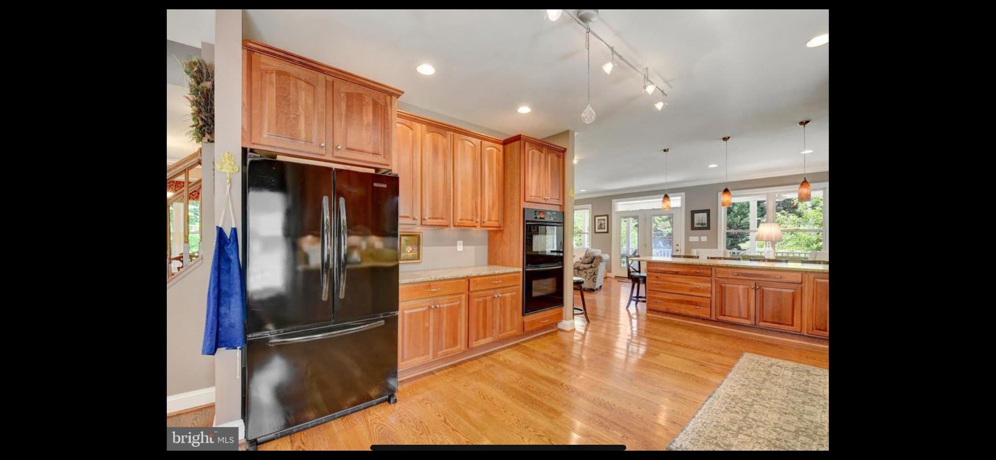 Crownsville House: 764 N Riverside Dr