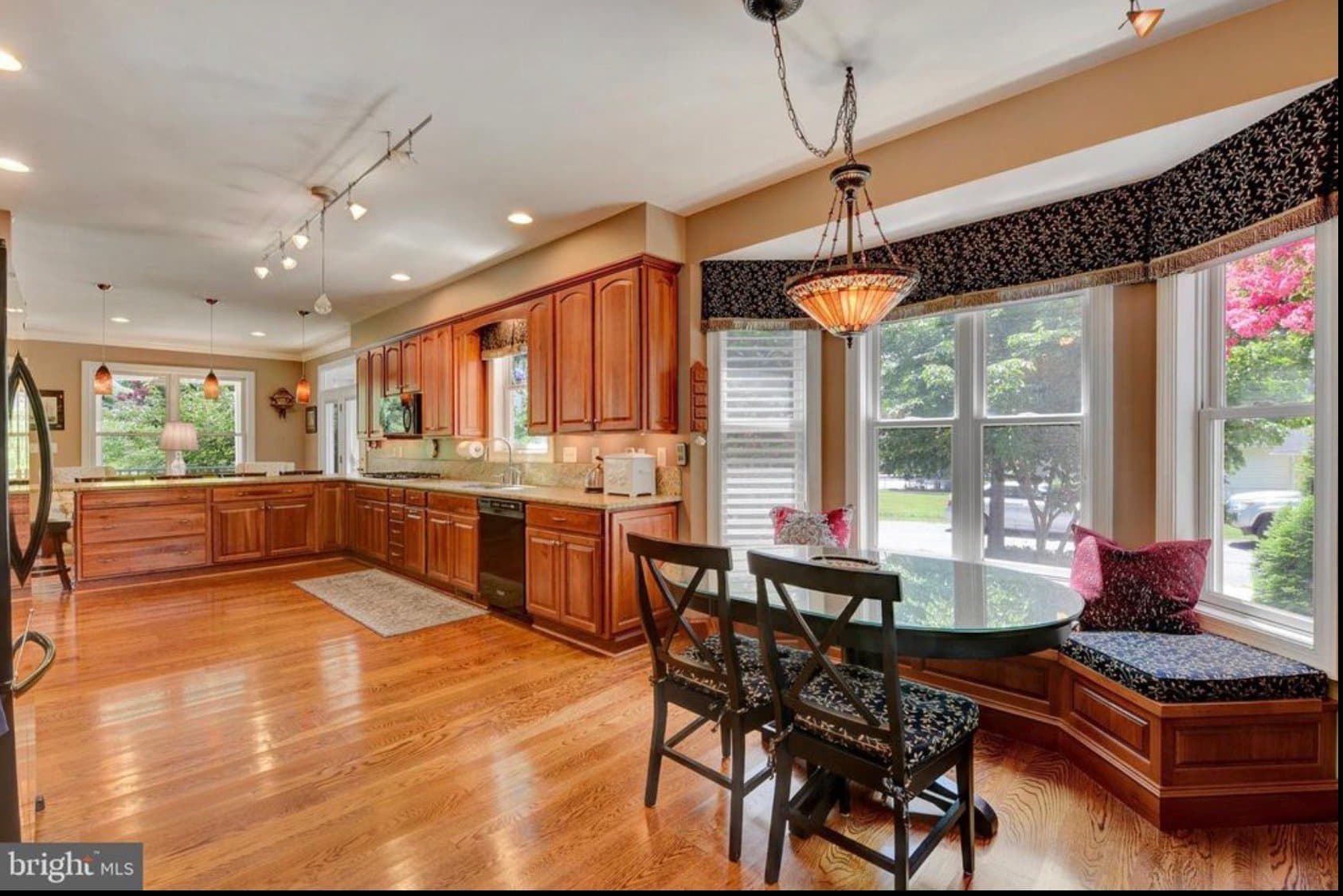Crownsville House: 764 N Riverside Dr