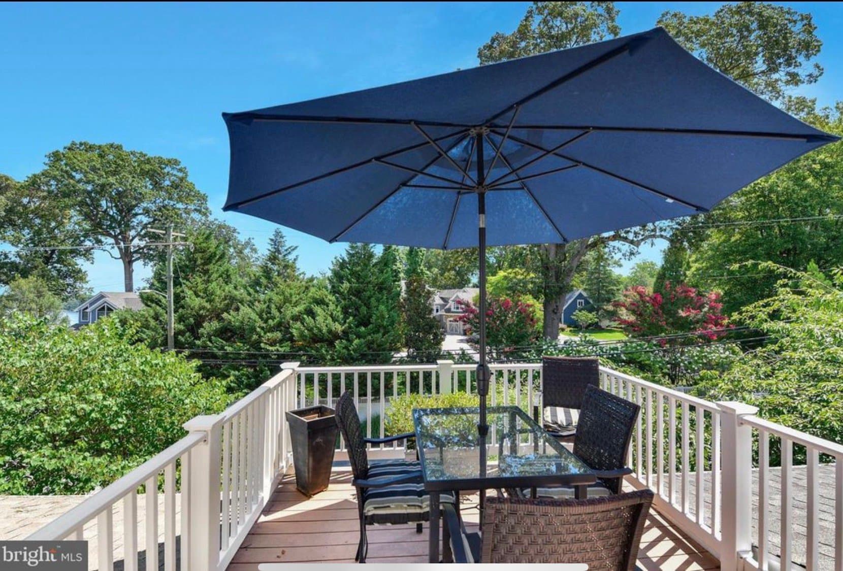 Crownsville House: 764 N Riverside Dr