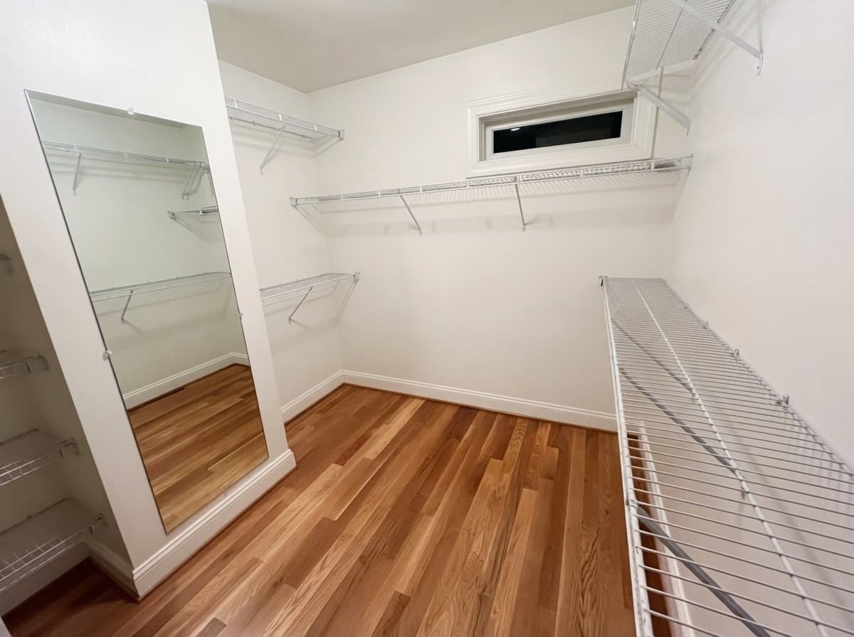 Crownsville House: 764 N Riverside Dr