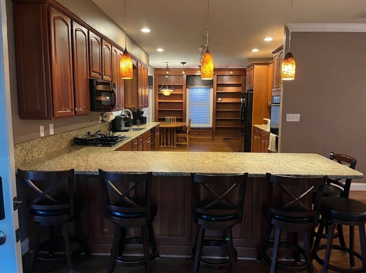 Crownsville House: 764 N Riverside Dr