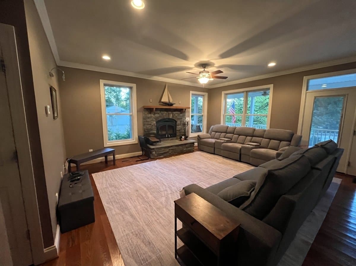 Crownsville House: 764 N Riverside Dr