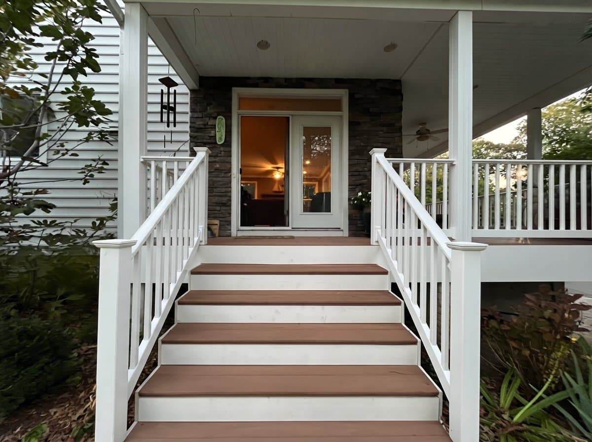 Crownsville House: 764 N Riverside Dr