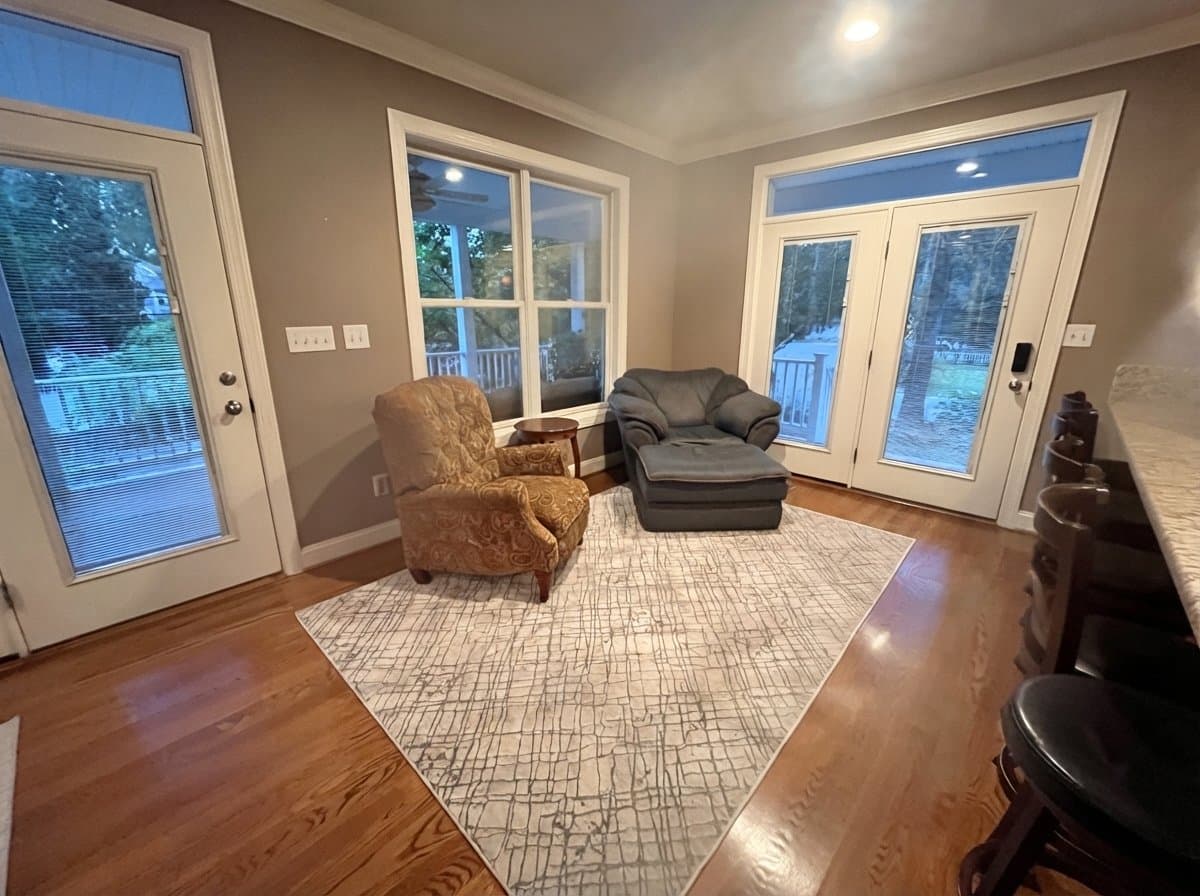 Crownsville House: 764 N Riverside Dr