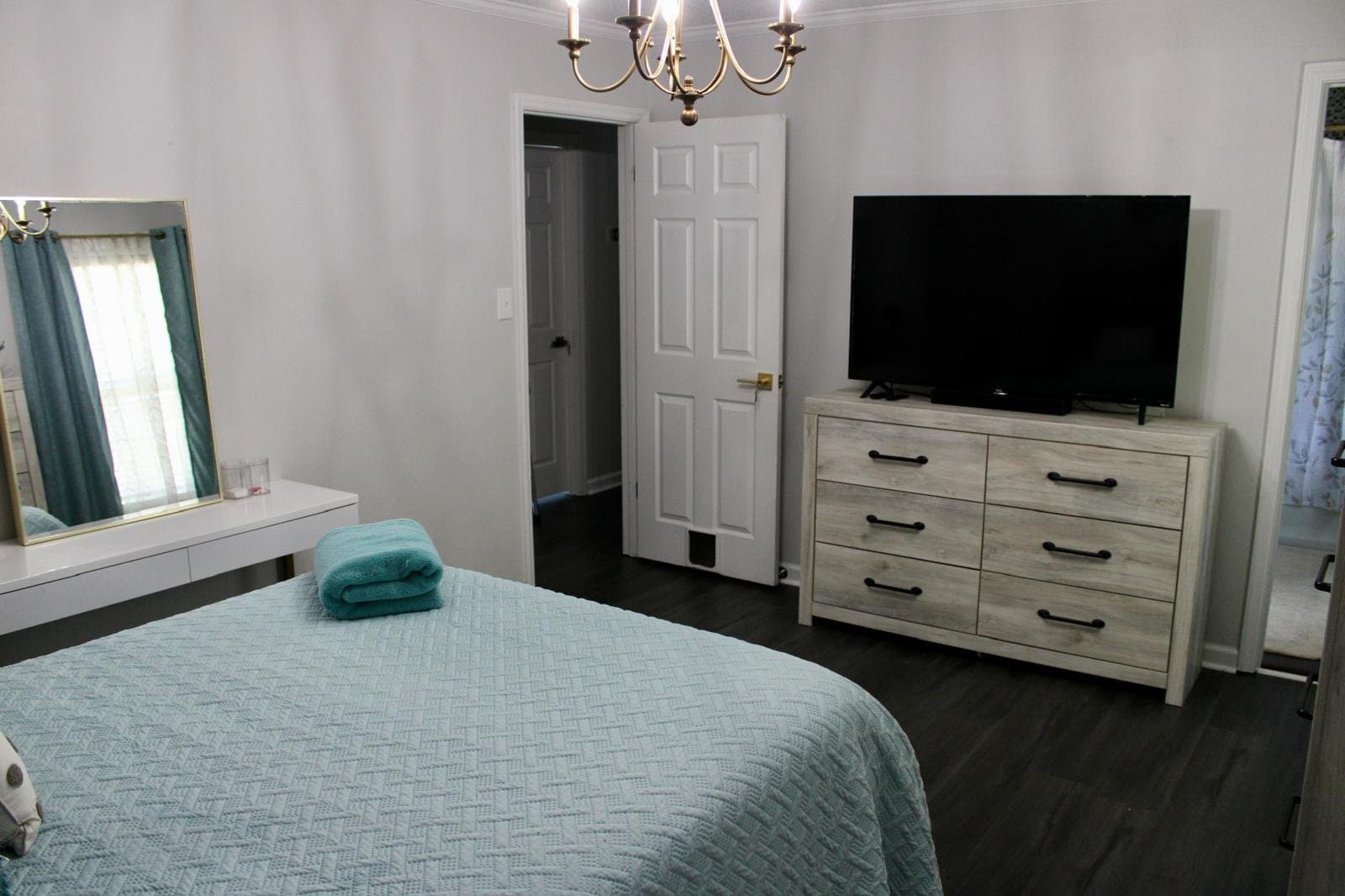 Fayetteville Single Room: 1056 Christina St
