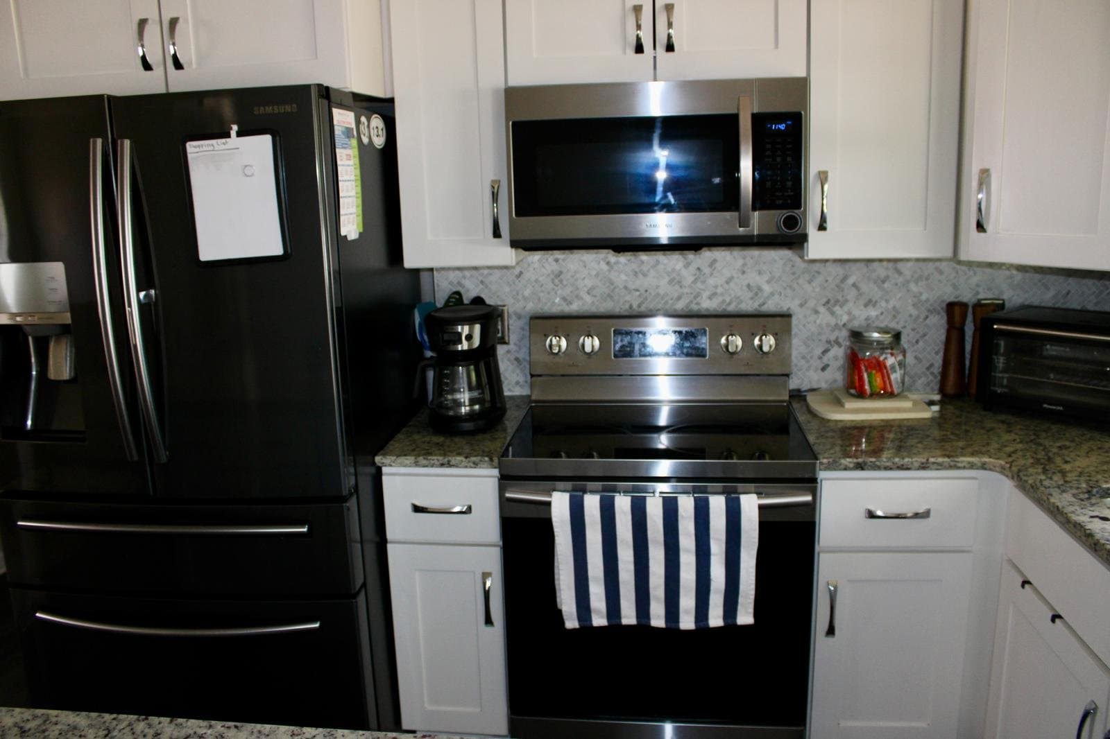 Fayetteville Single Room: 1056 Christina St
