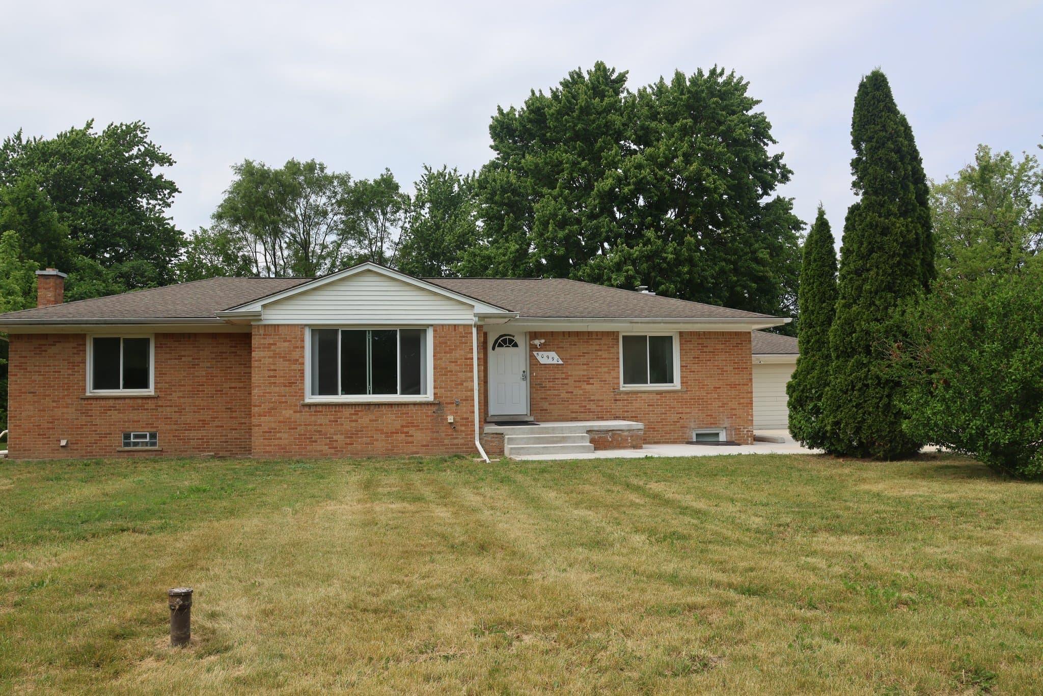 CANTON Single Room: 50990 MOTT ROAD
