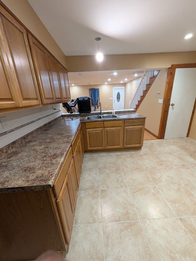 Enfield Apartment: 31 Hartford Ave
