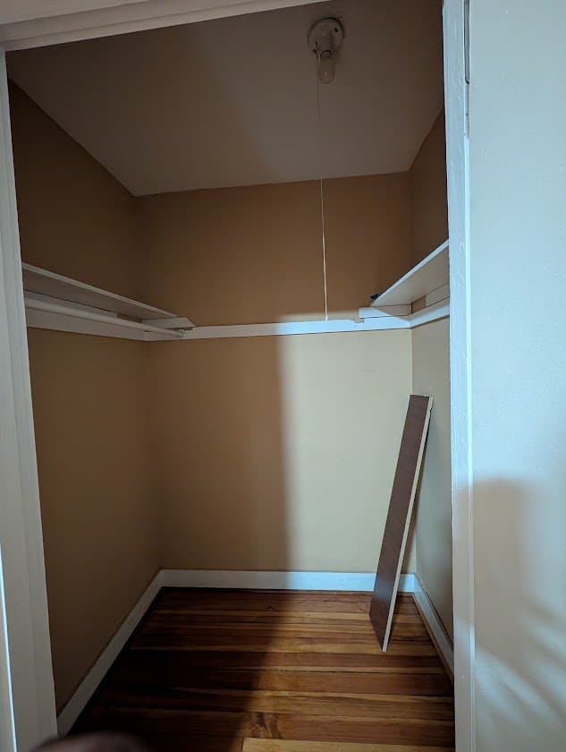 Enfield Apartment: 31 Hartford Ave