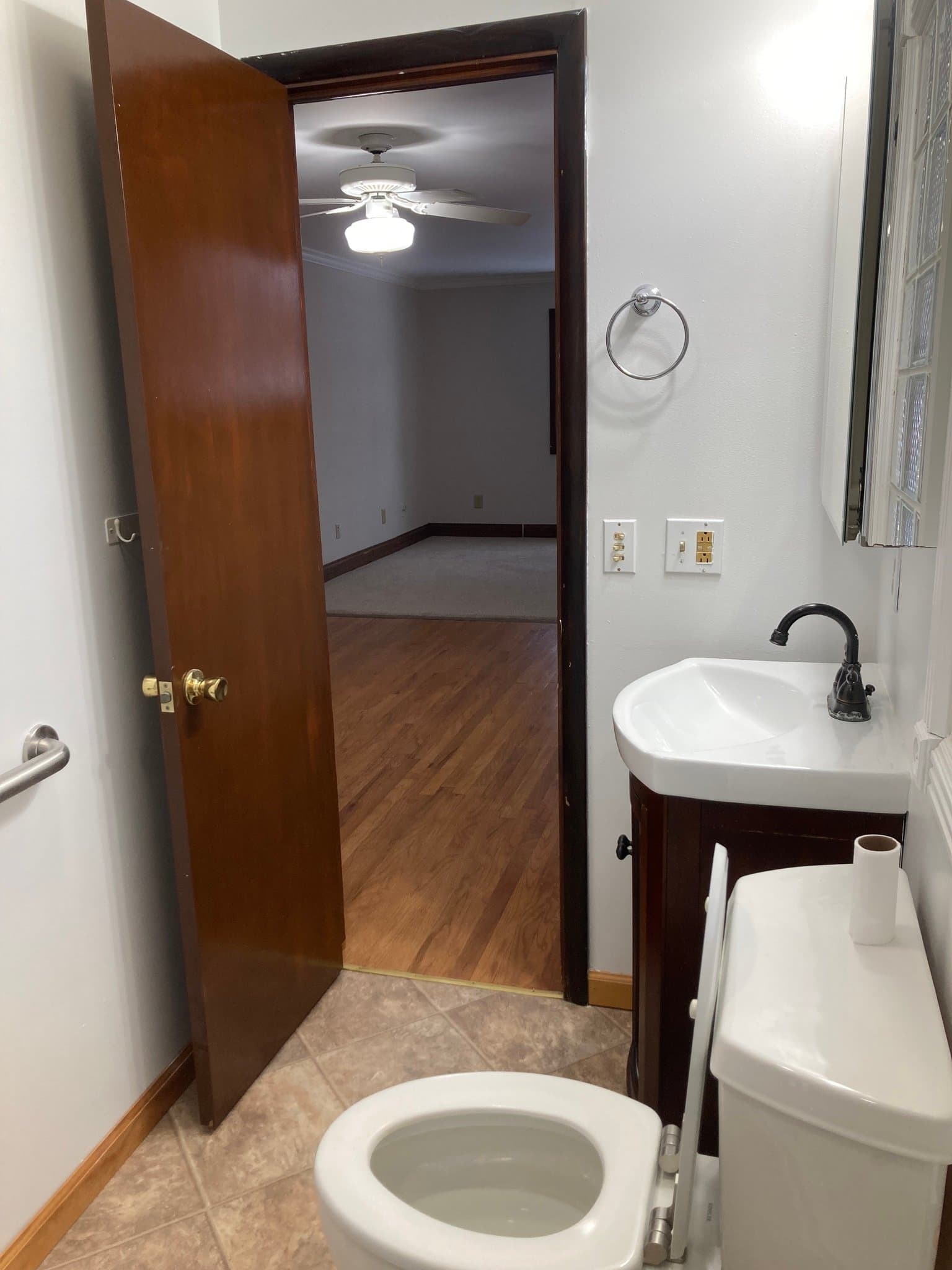 Columbus House: 2401 Bristol Rd