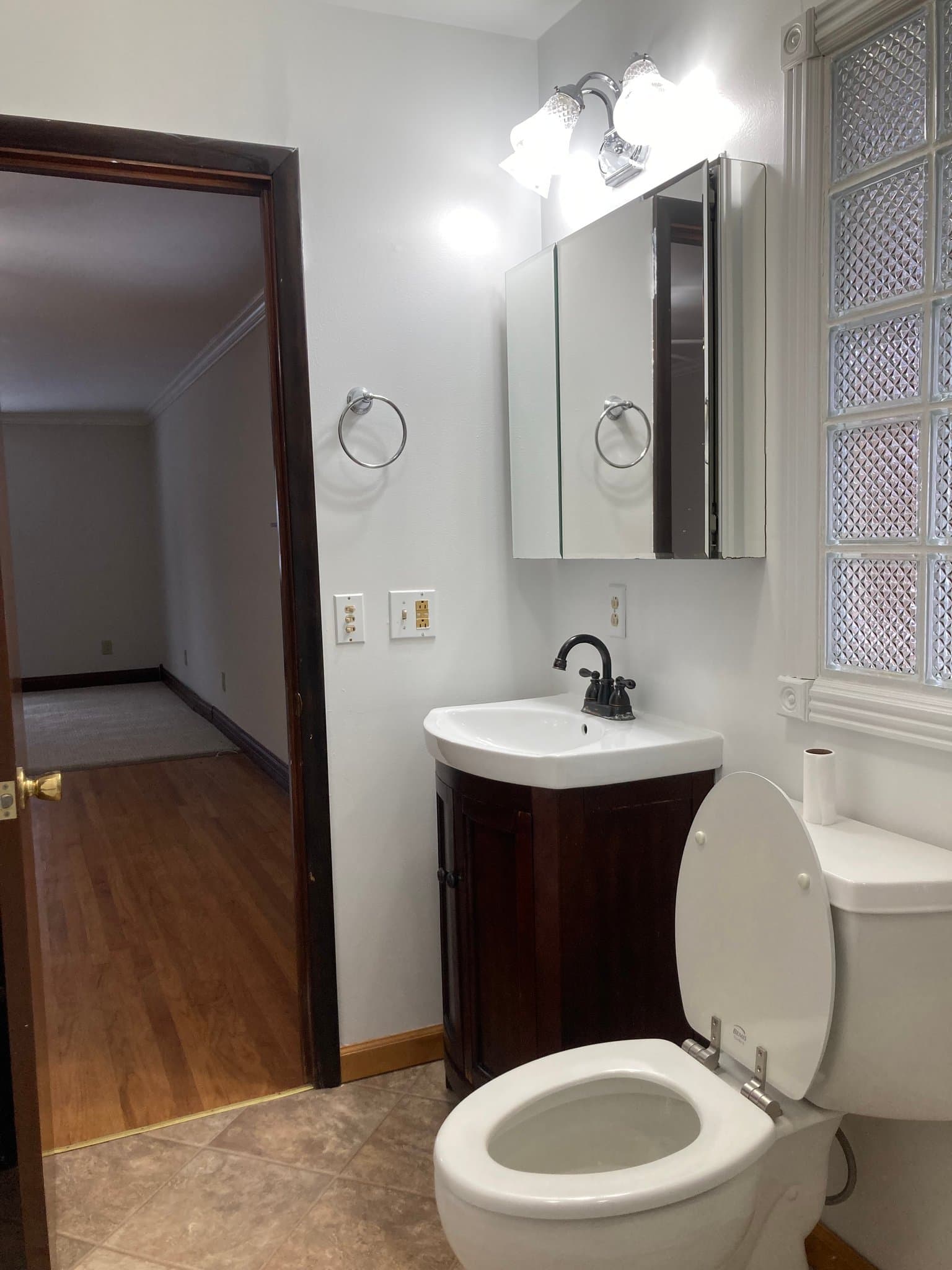 Columbus House: 2401 Bristol Rd