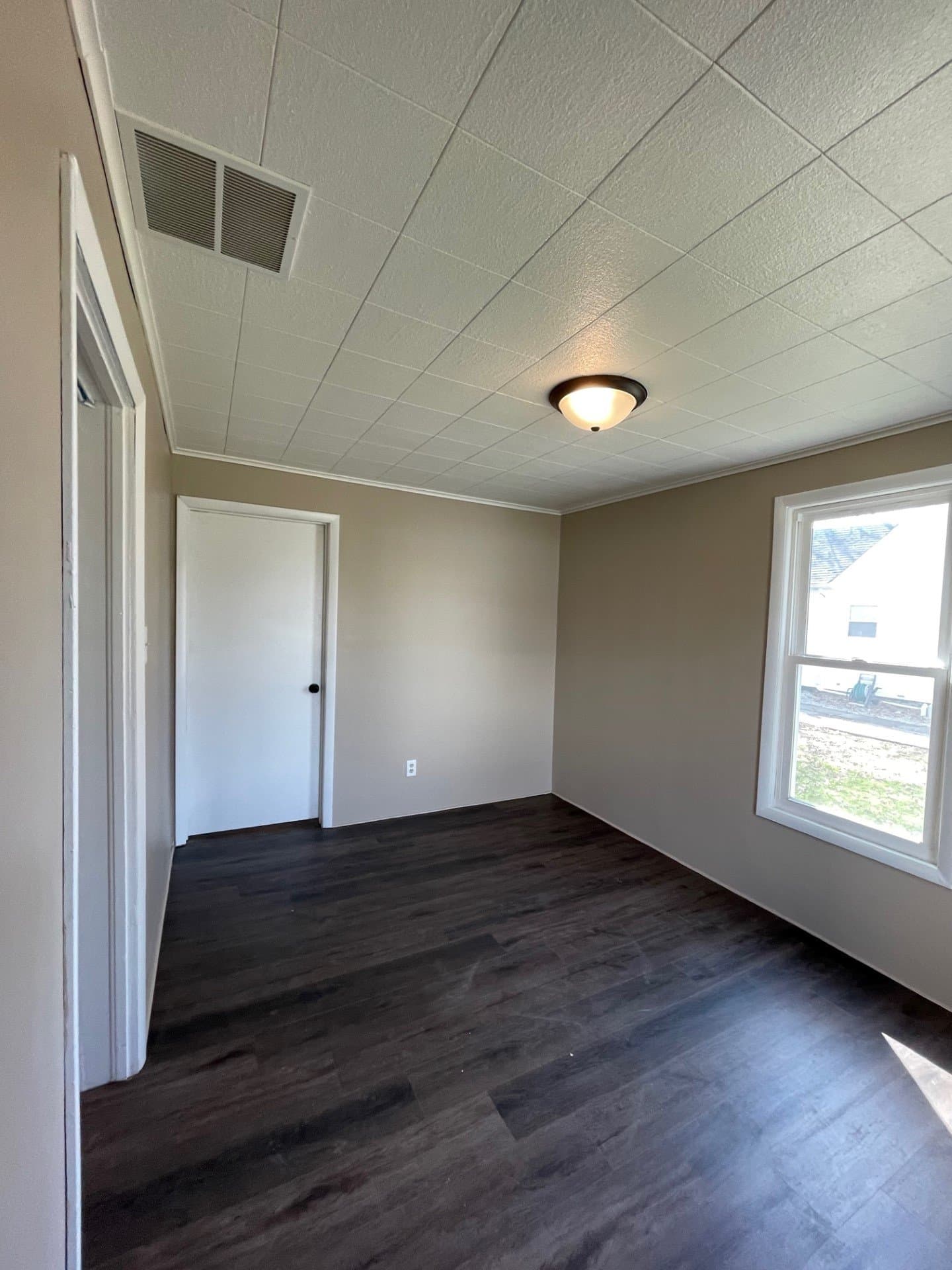 Virden House: 434 S Church St