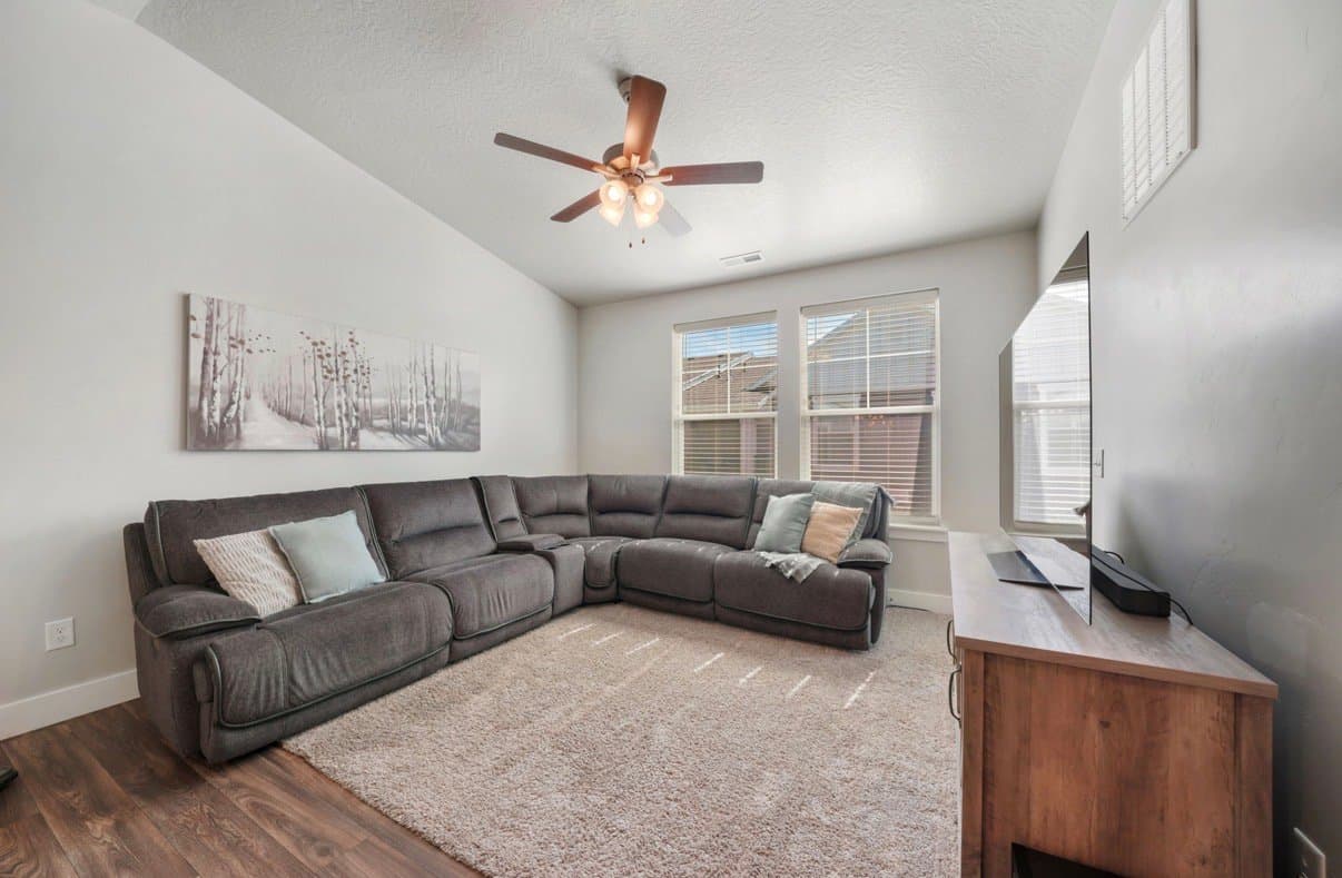 Vineyard Condo: 317 W 435 N