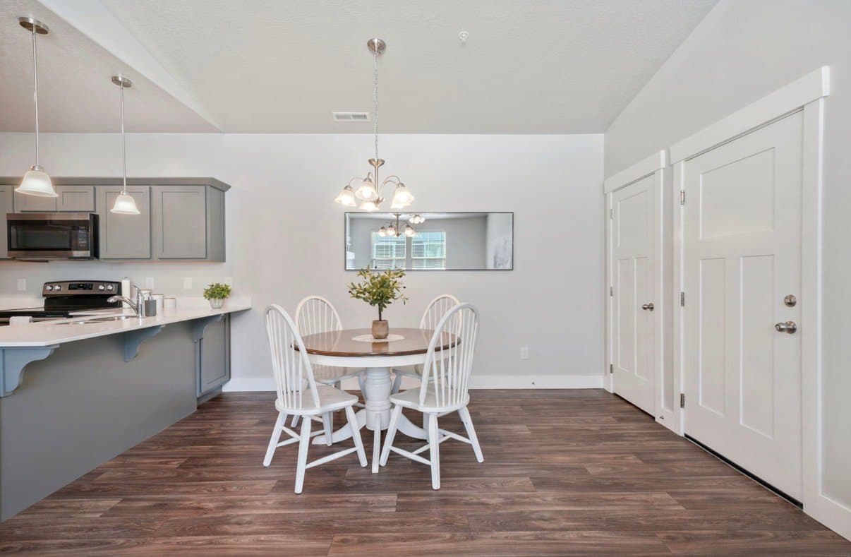 Vineyard Condo: 317 W 435 N