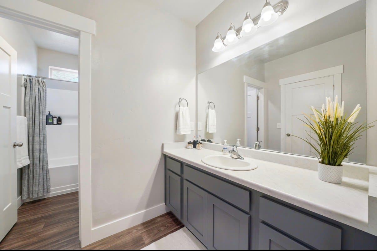 Vineyard Condo: 317 W 435 N