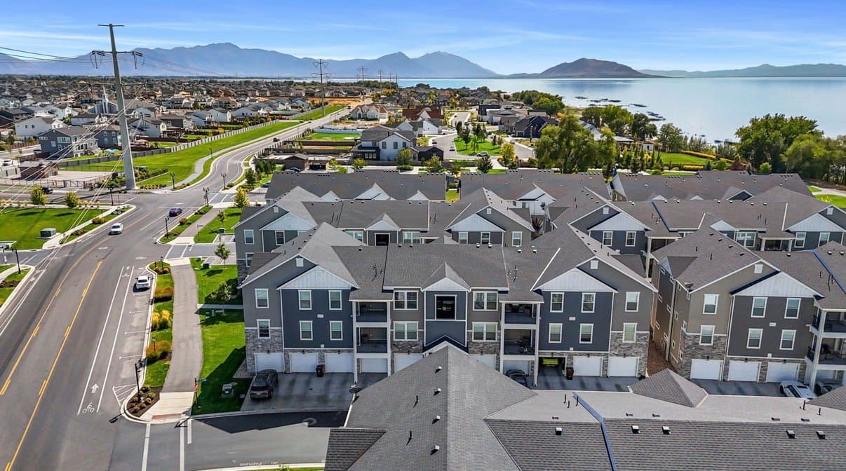 Vineyard Condo: 317 W 435 N