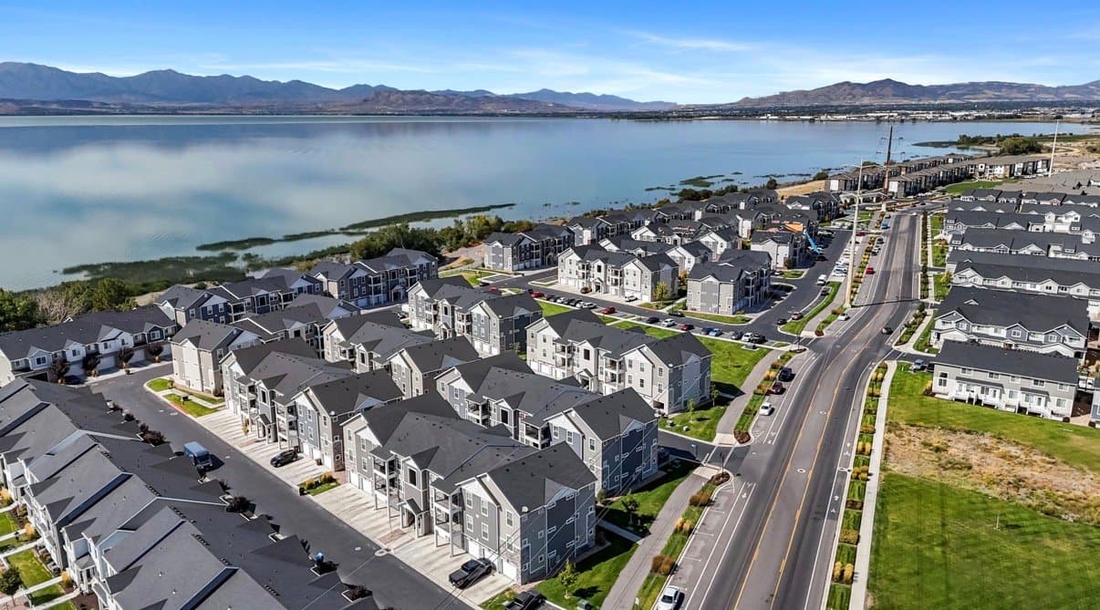 Vineyard Condo: 317 W 435 N