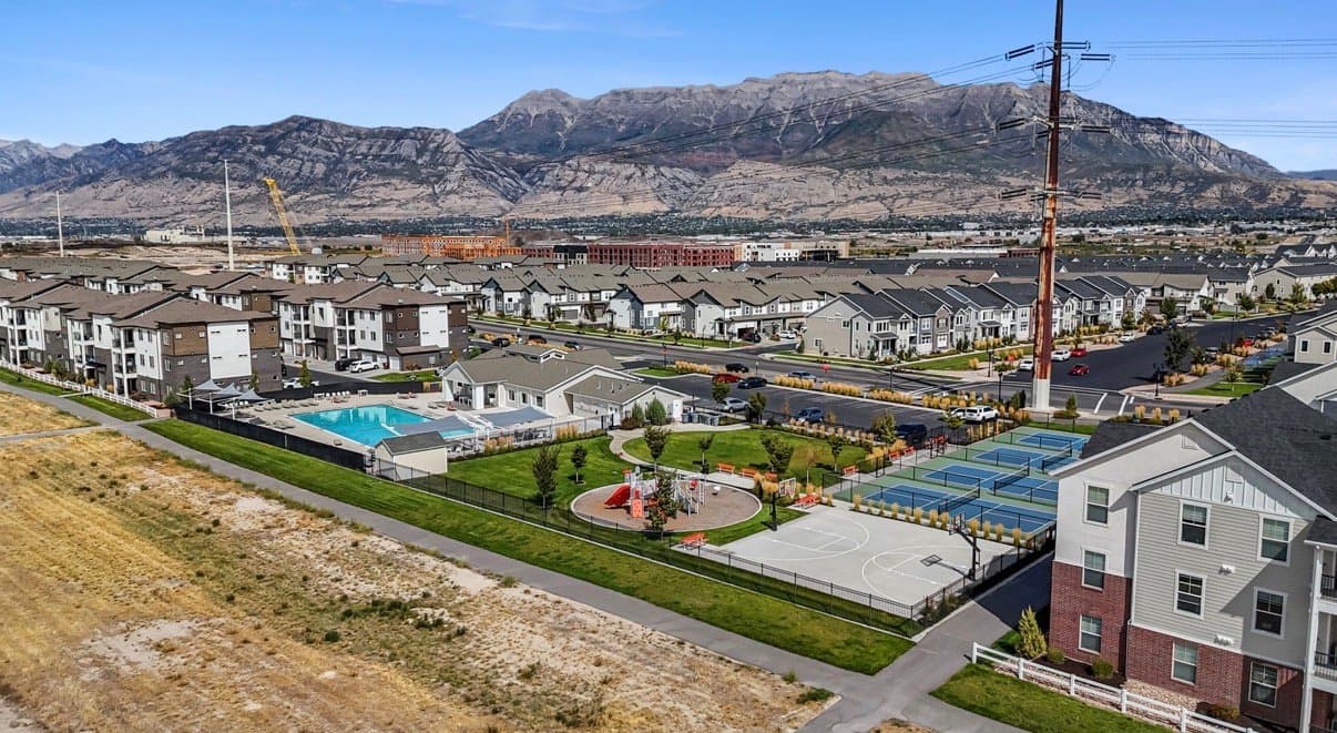 Vineyard Condo: 317 W 435 N