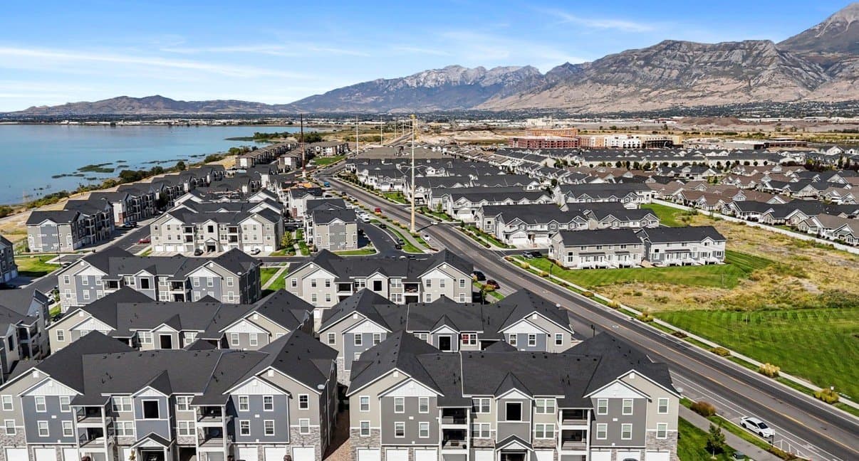 Vineyard Condo: 317 W 435 N