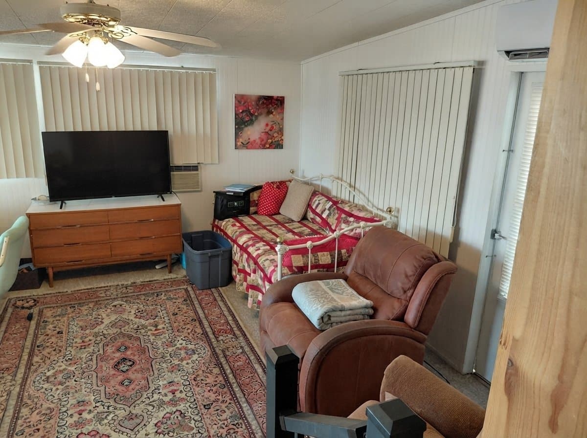 Apache Junction House: 600 S Idaho Rd