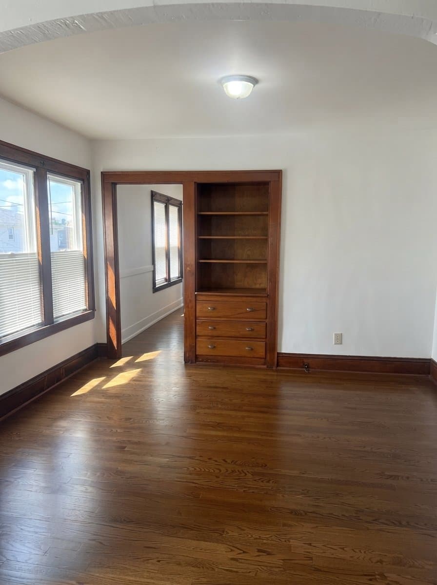 Hartford Apartment: 50 Stonington St