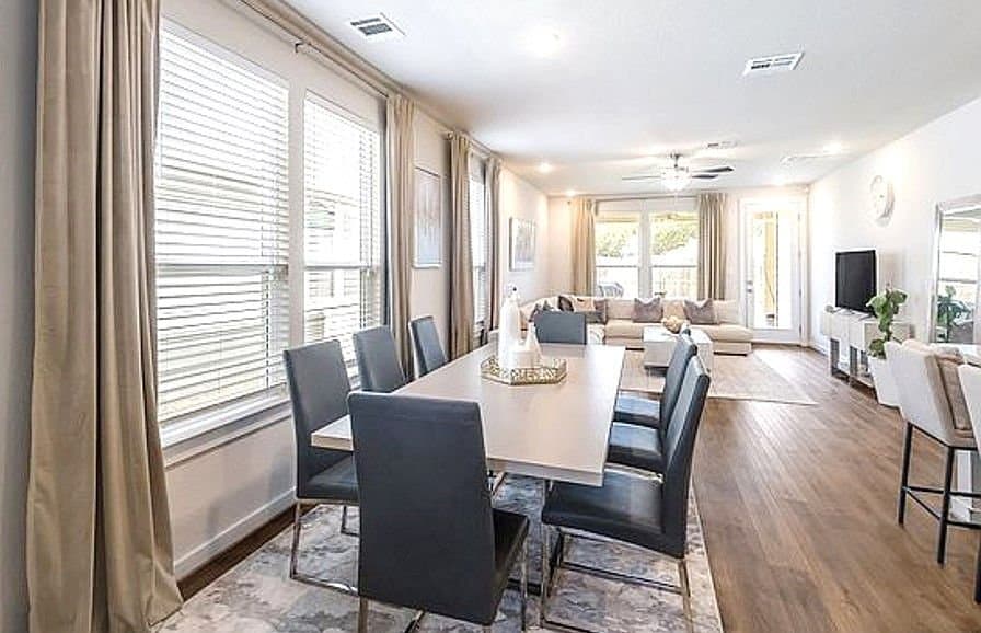 San Antonio House: 4726 Audubon Pl