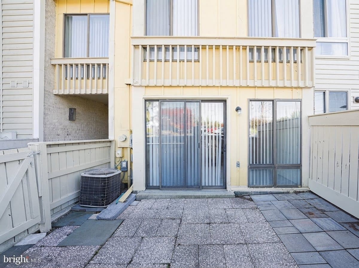 Montgomery Village Townhome: 10340 Ridgeline Dr