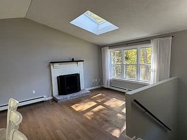 Fremont House: 105 Whittier Dr