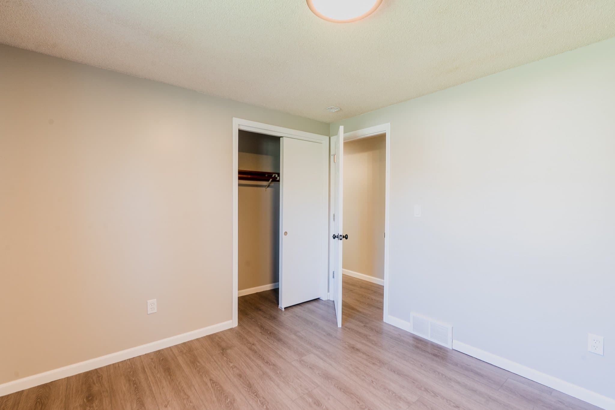 Orchard Park Multiplex: 15 Glendale Ter