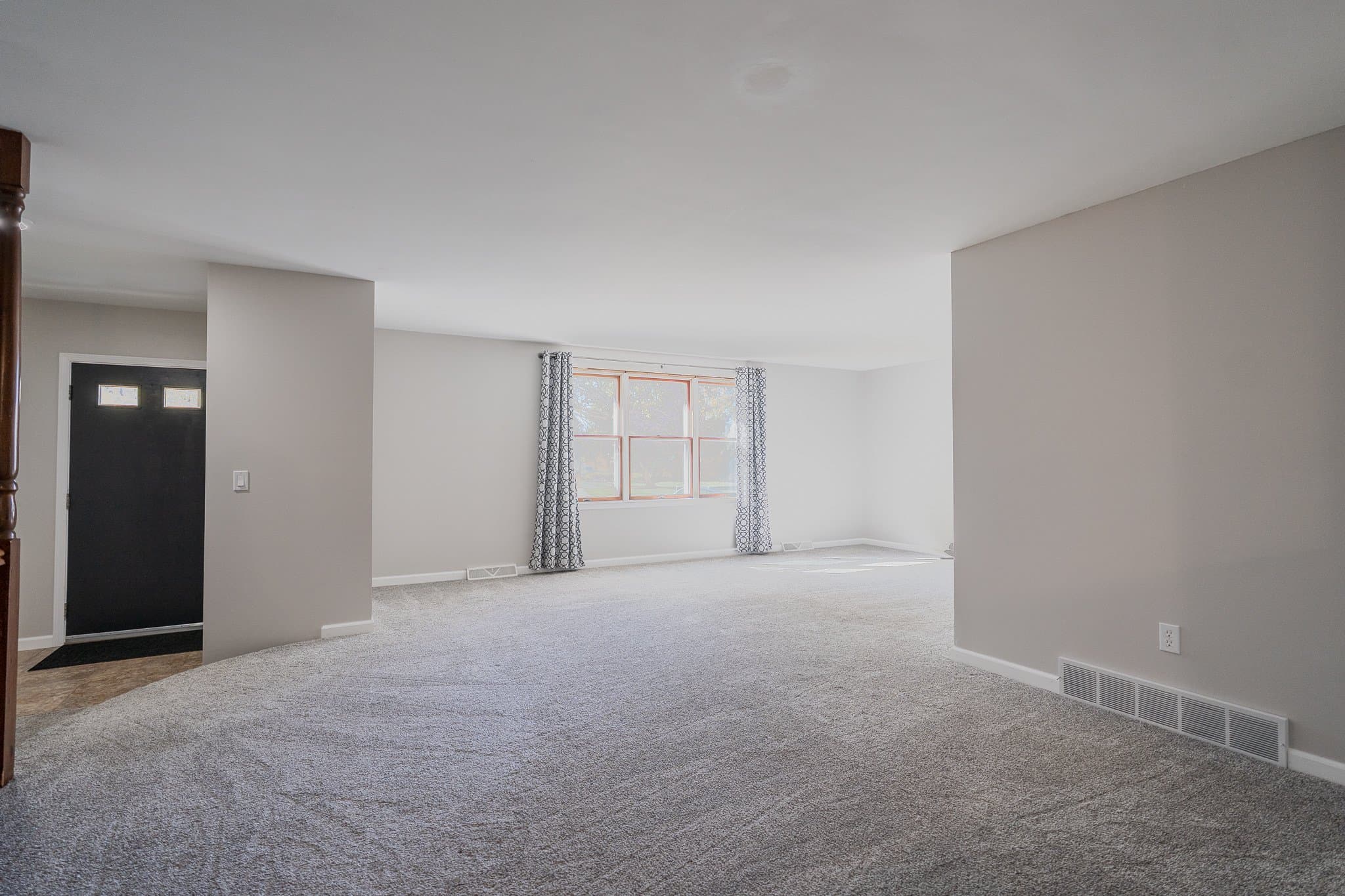 Orchard Park Multiplex: 15 Glendale Ter