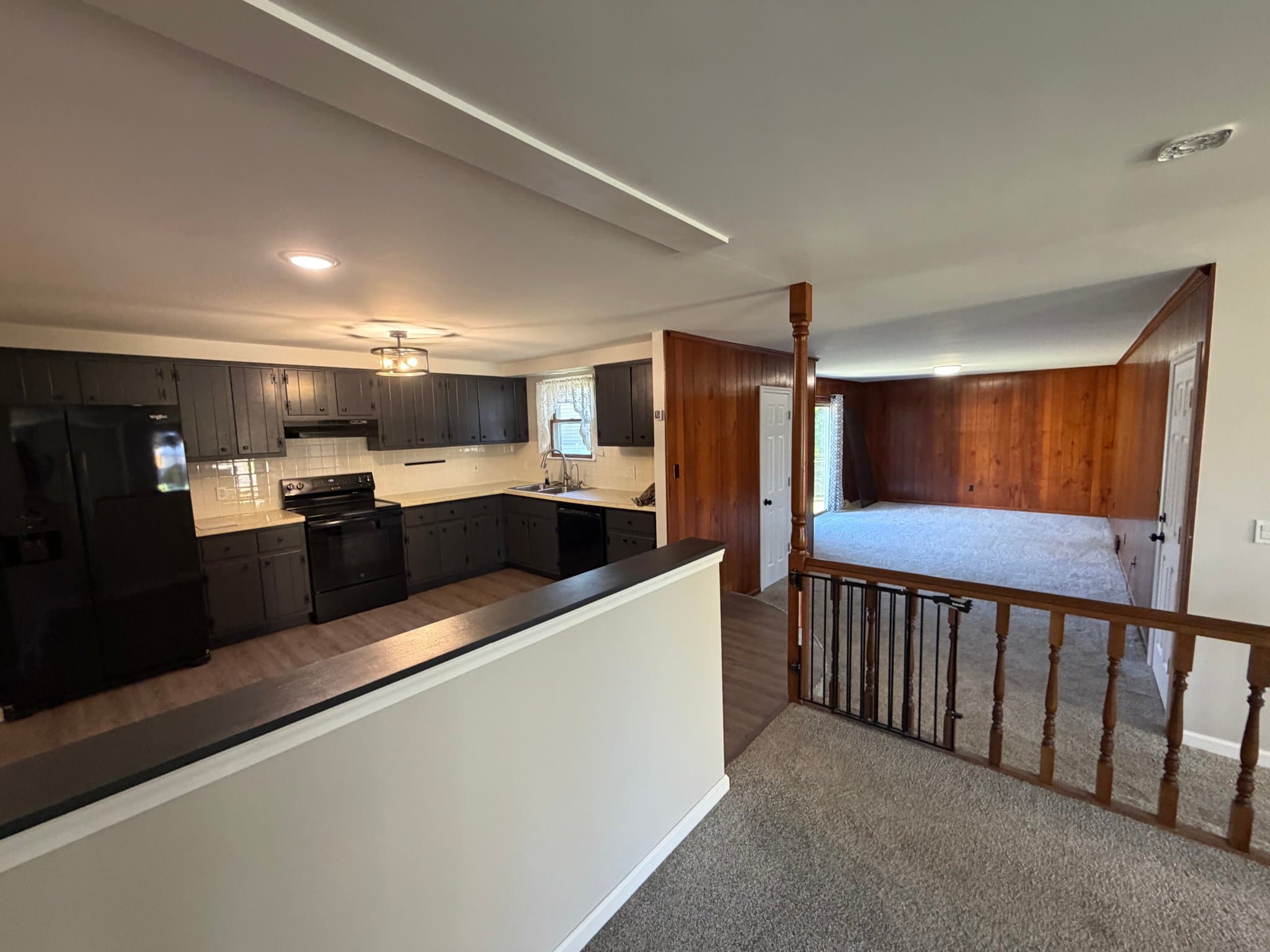 Orchard Park Multiplex: 15 Glendale Ter