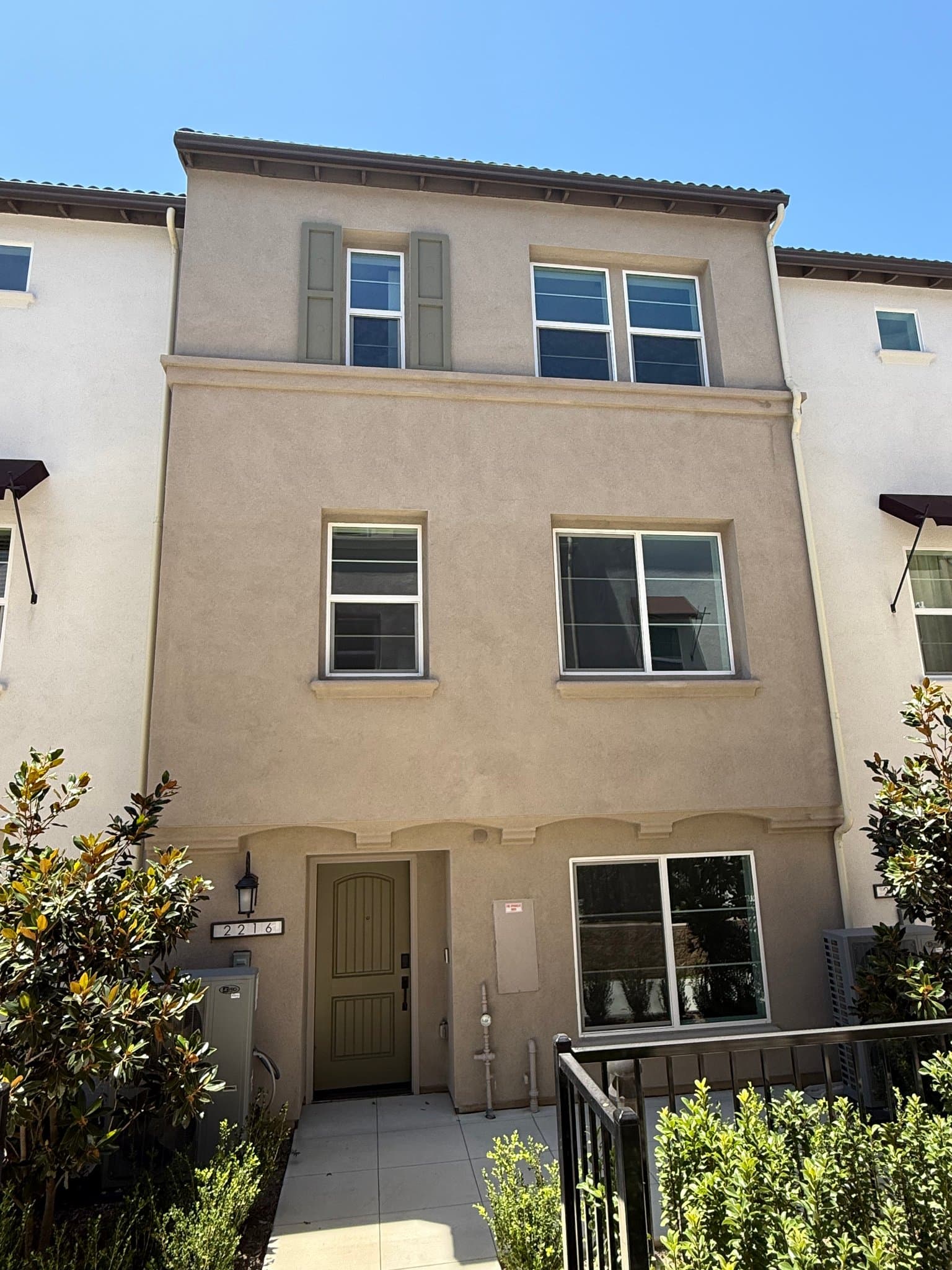 Escondido Townhome: 2216 S. Ava Glen