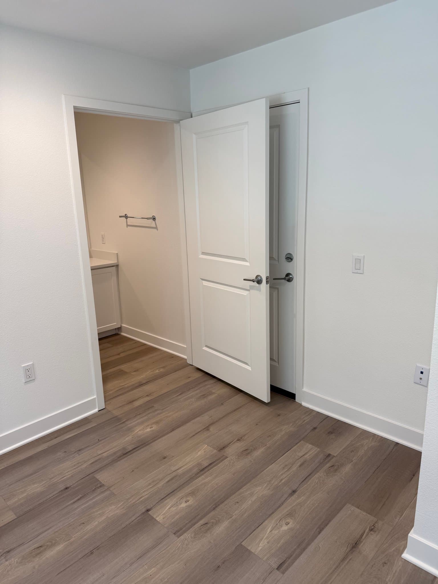 Escondido Townhome: 2216 S. Ava Glen