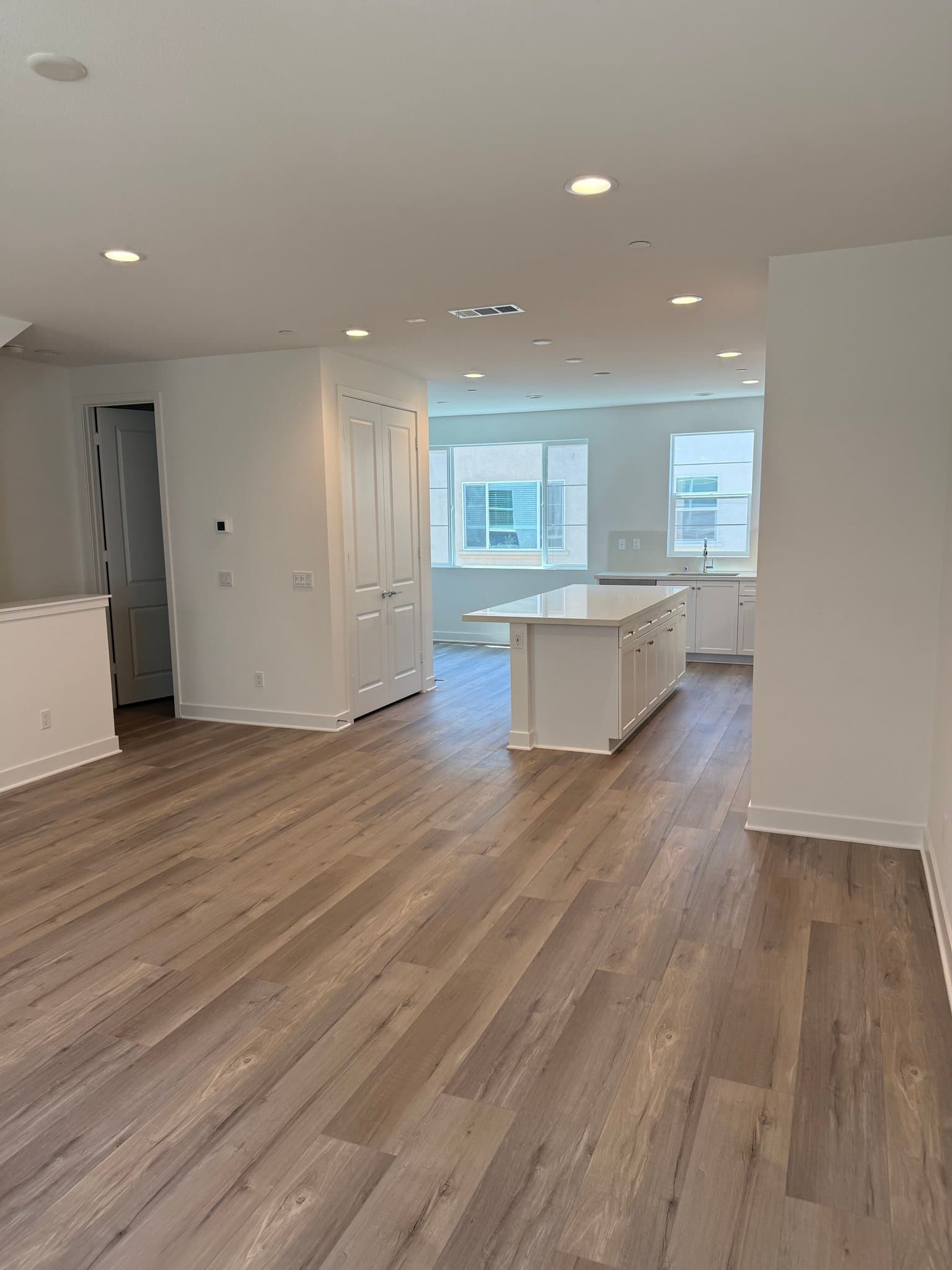 Escondido Townhome: 2216 S. Ava Glen