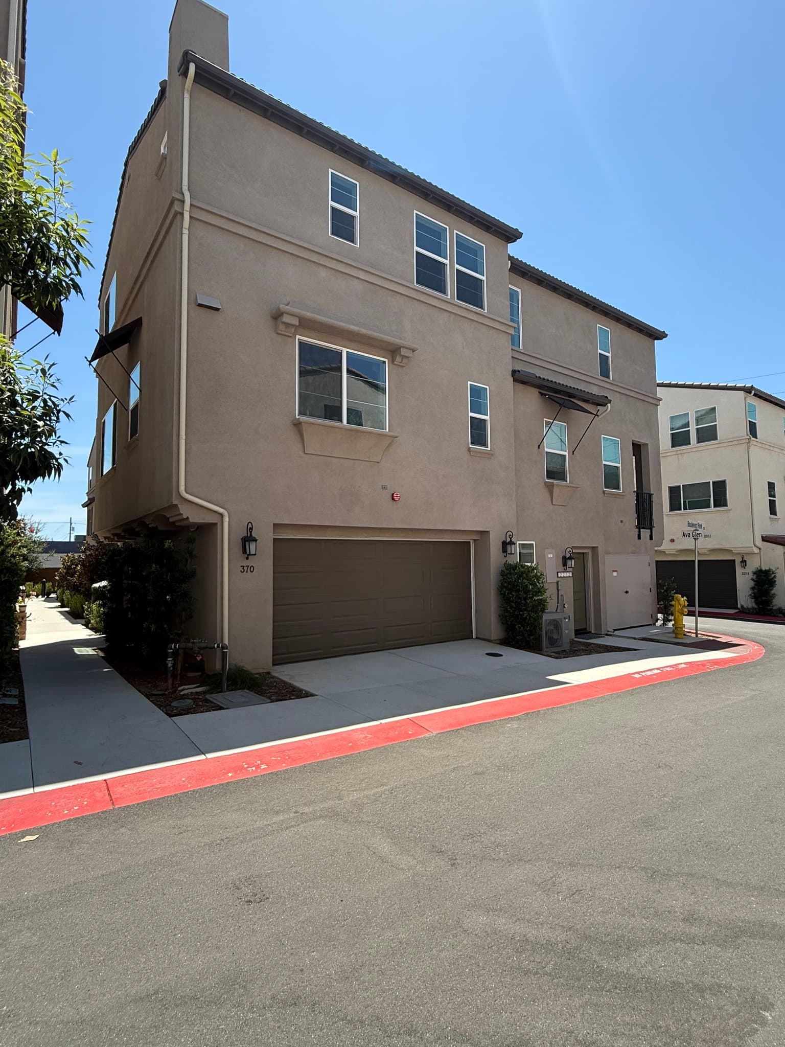 Escondido Townhome: 2216 S. Ava Glen