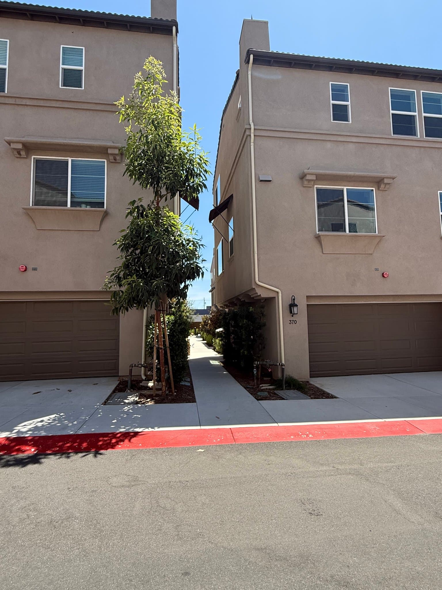 Escondido Townhome: 2216 S. Ava Glen