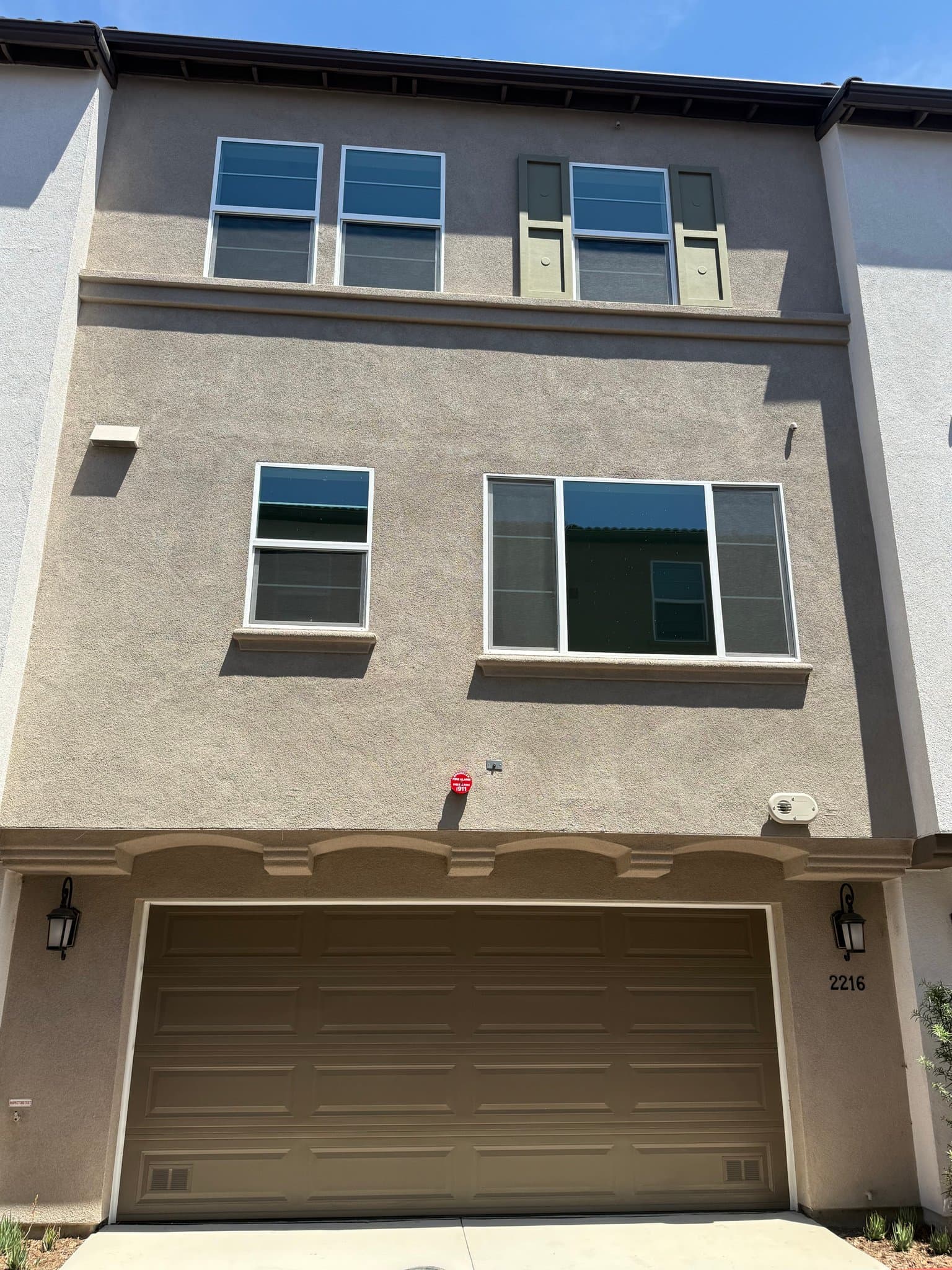 Escondido Townhome: 2216 S. Ava Glen